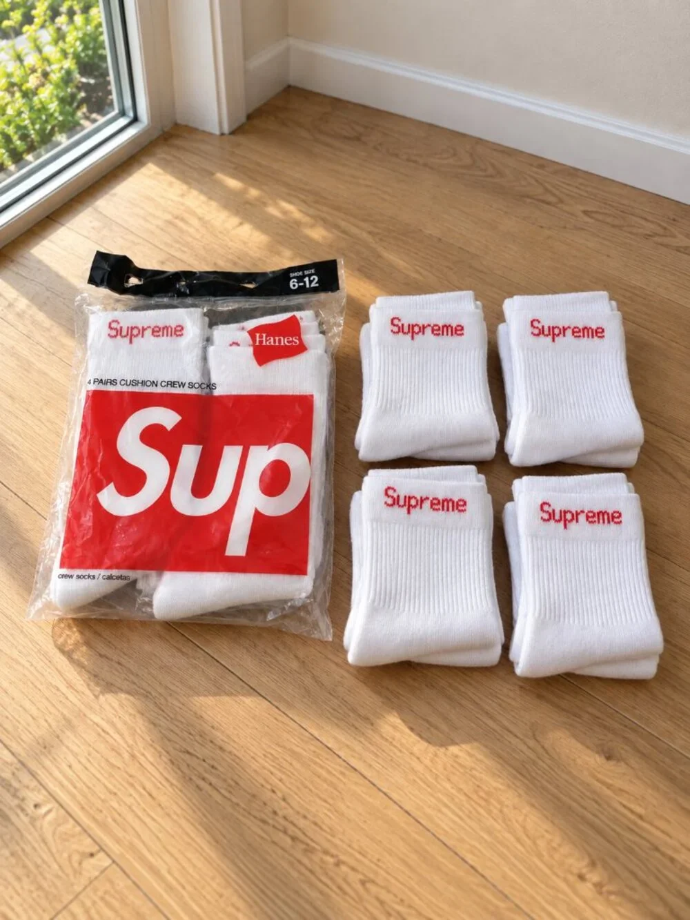 Supreme x Hanes White Crew Socks 4-Pack Size 6-12 New Sealed